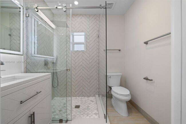 Building Photo - 1617 Washington St