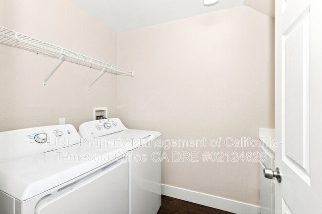 Building Photo - 38429 Clearbrook Dr