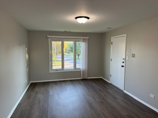 Building Photo - 1040 Camellia Dr