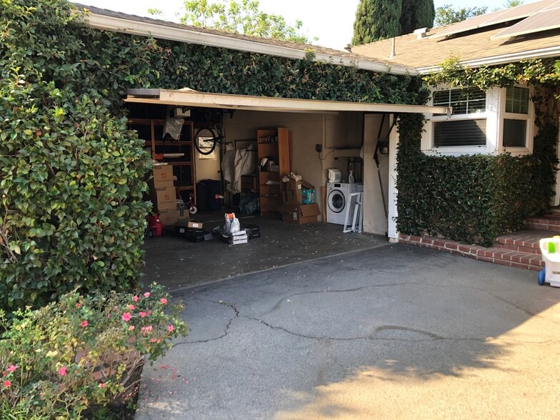 Garage/Washer - 5507 Noble Ave