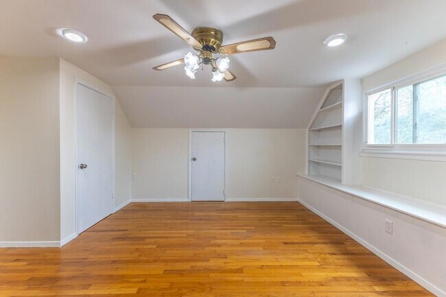 Building Photo - 4419 Knight Dr