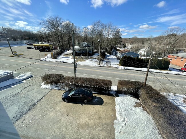 Easy Access to Highways - 173 Norwich-New London Turnpike