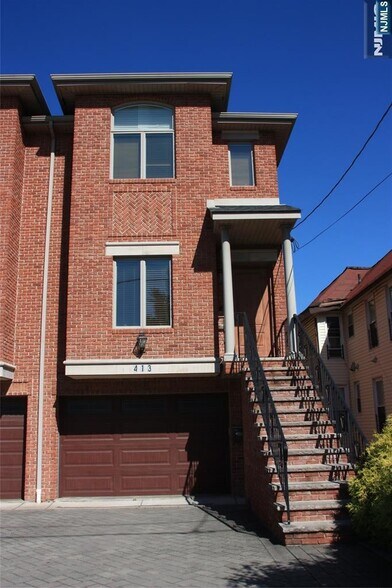 Primary Photo - 413 Westview Pl
