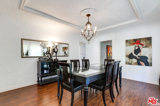 Building Photo - 137 Rexford Dr