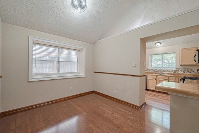 Building Photo - 6907 Yardley Dr