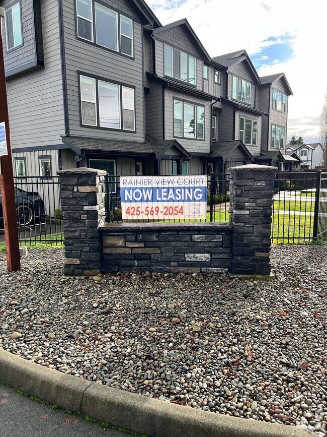 Building Photo - Rainier View Court Townhomes