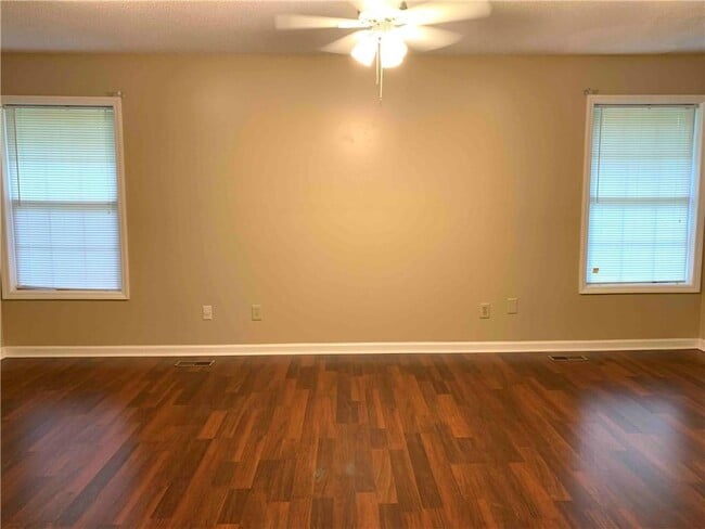 Building Photo - 5166 Laurel Bridge Ct SE