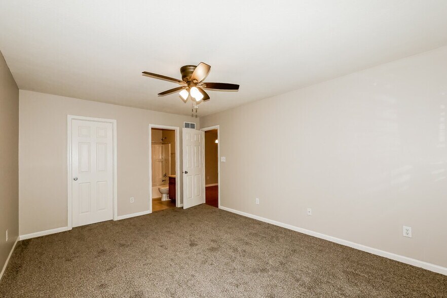Building Photo - 5544 Wild Horse Dr