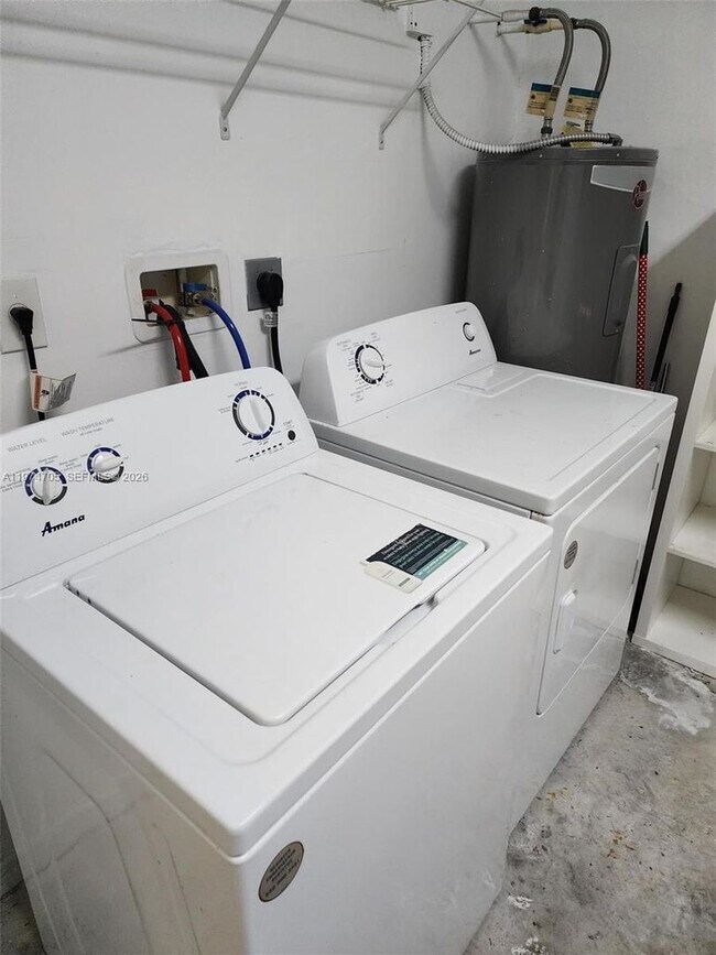 Building Photo - 1231 NE 32nd Ave