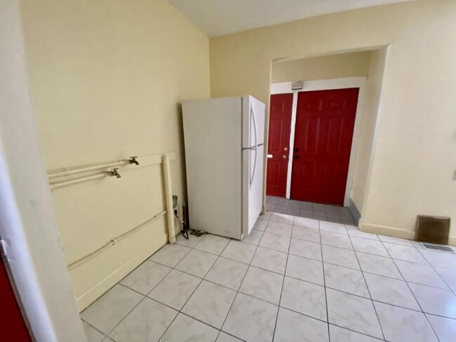 Building Photo - 2 bedroom in San Leandro CA 94578