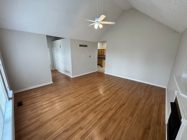 Building Photo - Comfortable 2-Bed, 2-Bath Home