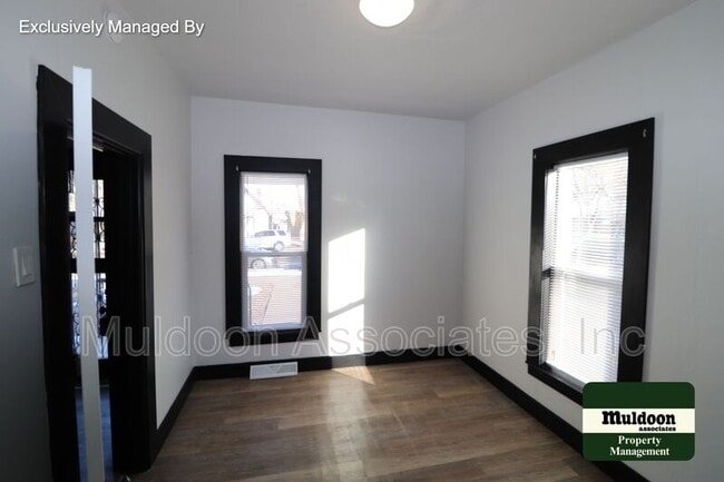 Building Photo - 1037 Pine St