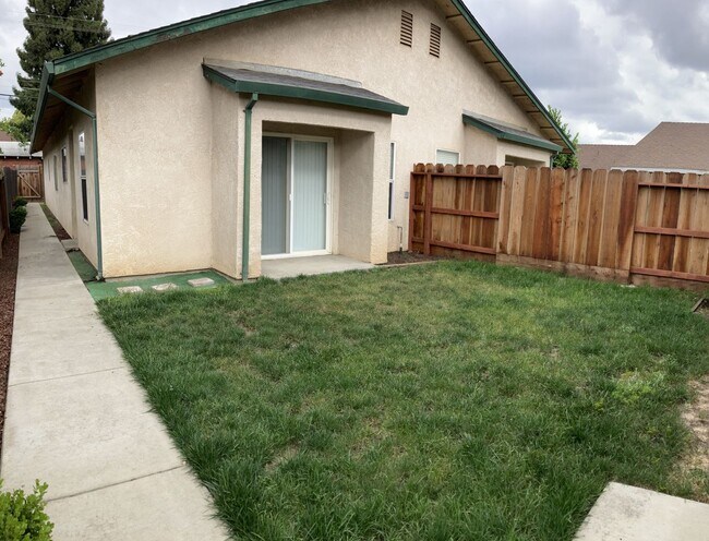 Building Photo - 122 Orange Ave
