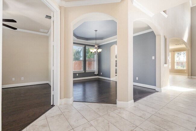 Building Photo - 14106 Summerwoods Ln