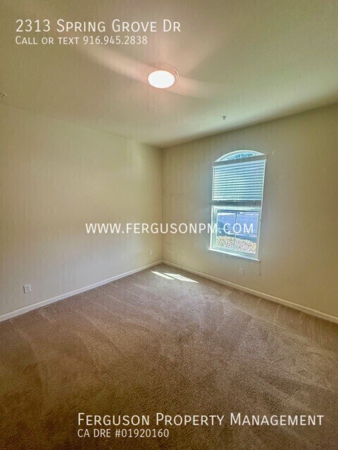 Building Photo - 2313 Spring Grove Dr