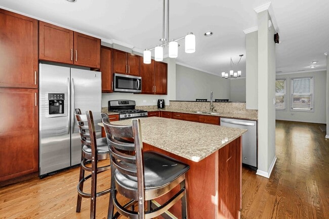 Building Photo - 1040 N Kingsbury St