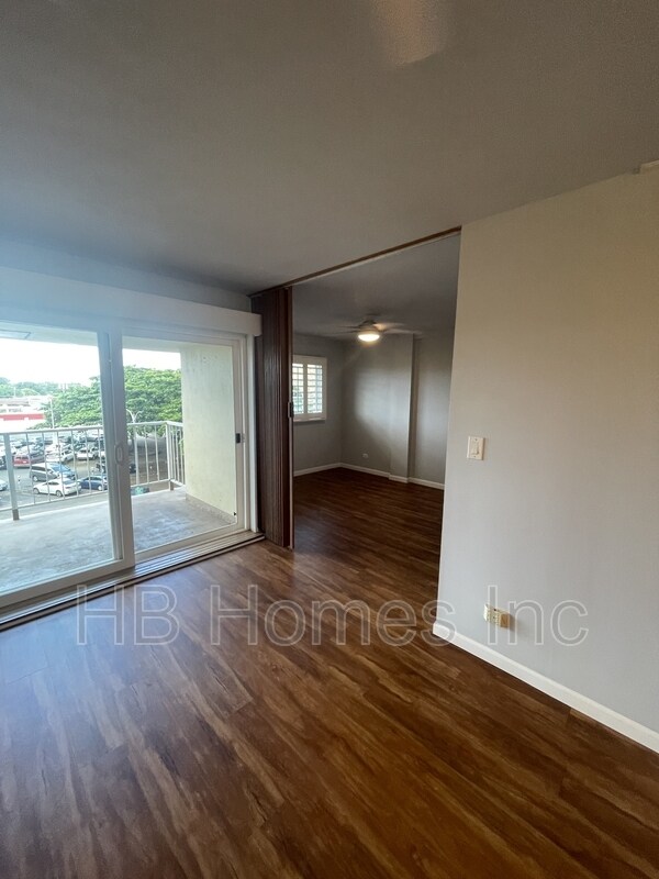 Building Photo - 14 Aulike St