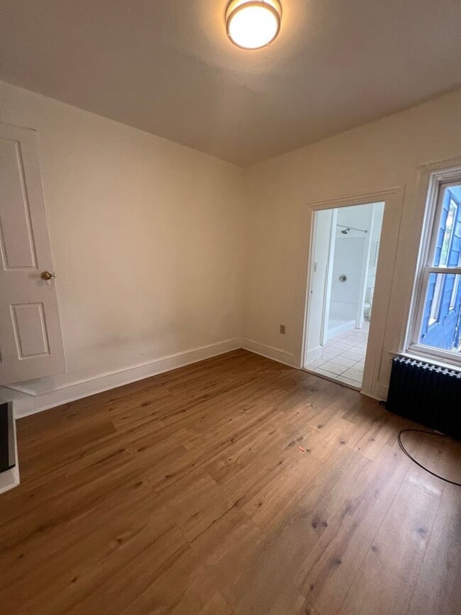 Building Photo - Newly Updated 3 Bedroom Home