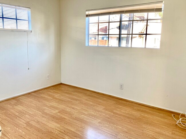 Building Photo - 2456 Arizona Ave