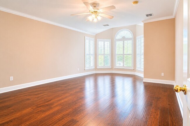 Building Photo - 4453 Red Barn Dr