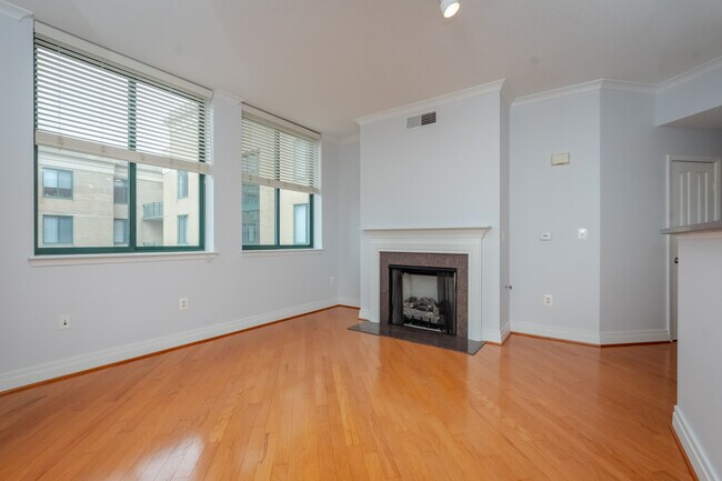 Building Photo - 414 Water St
