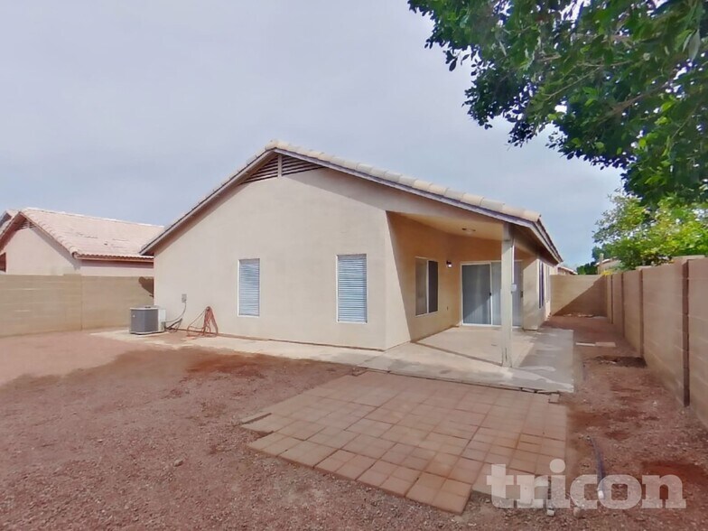 Building Photo - 9215 W Sandra Terrace