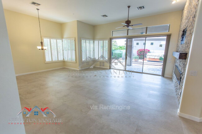 Building Photo - 9562 E Cavalry Dr