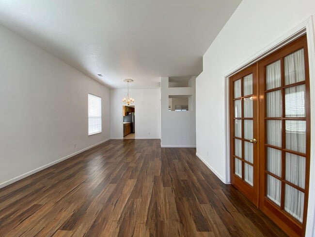 Building Photo - 1372 Chennault Ave