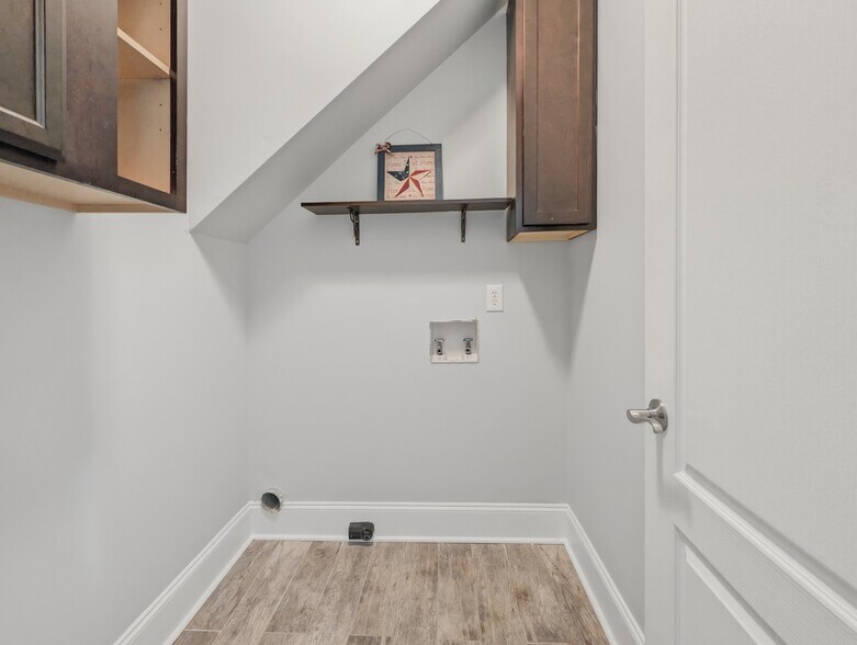 Building Photo - 6624 Barton Creek Dr