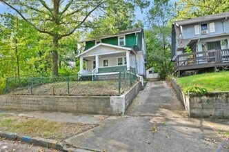 Building Photo - 1148 La Croix Ave