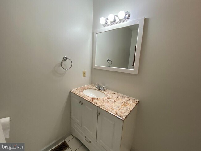 Building Photo - 35 Benburb Rd