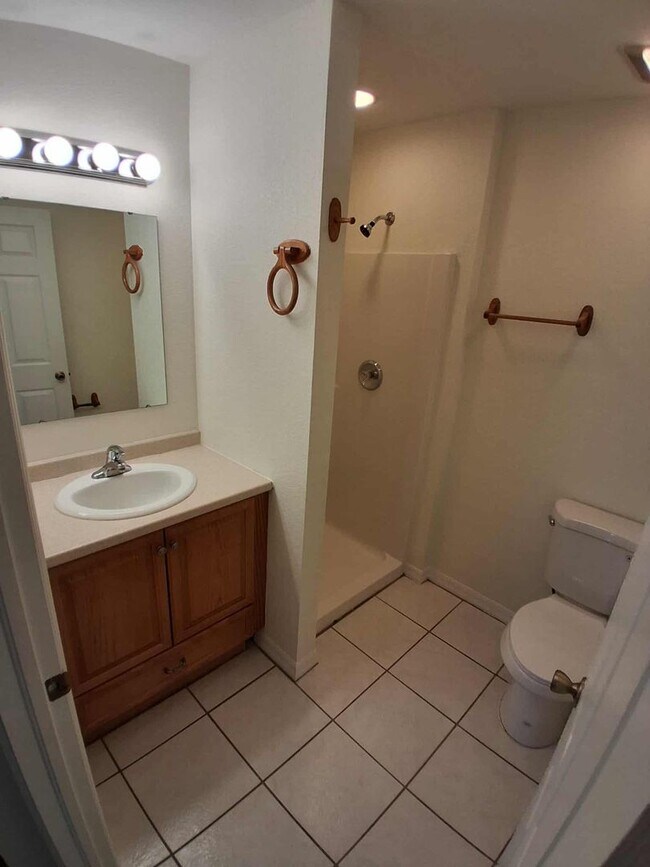 Building Photo - 27121 Partin Dr