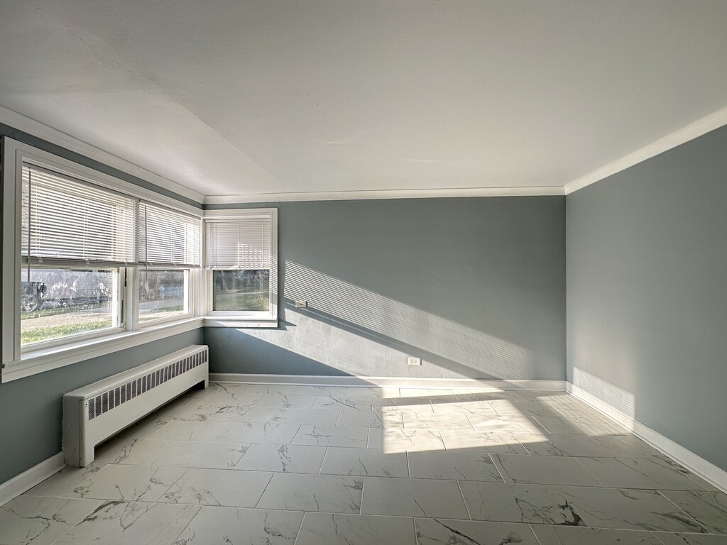 Building Photo - 2754 W North Shore Ave