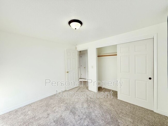 Building Photo - 13001 NE 89th St