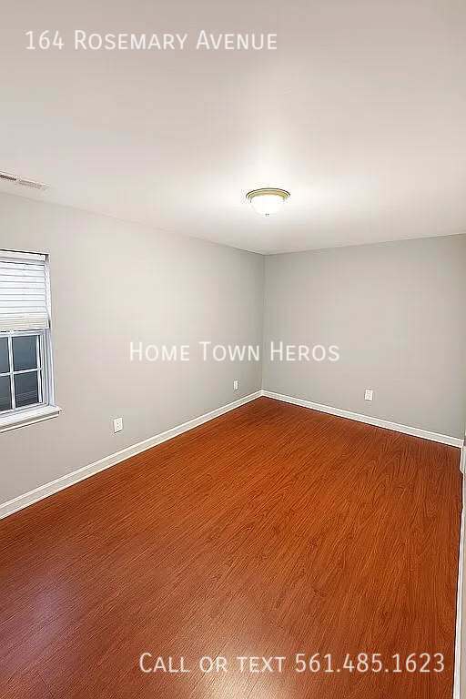 Building Photo - 164 Rosemary Ave