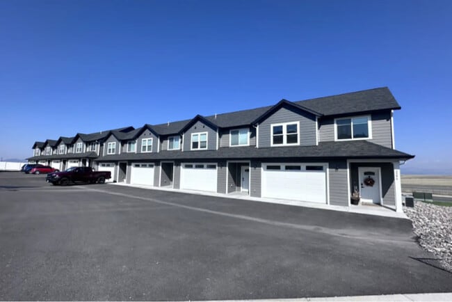 Building Photo - 2296 Deerfield Ln