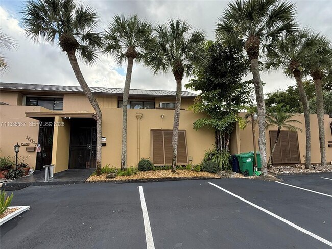 Building Photo - 16005 Kingsmoor Way