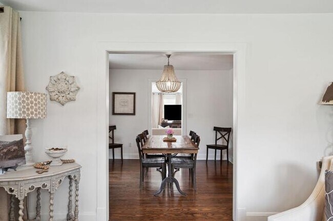 Building Photo - 828 Kirkwood Ave