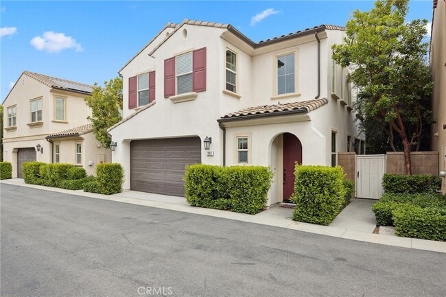 Building Photo - 210 Desert Bloom