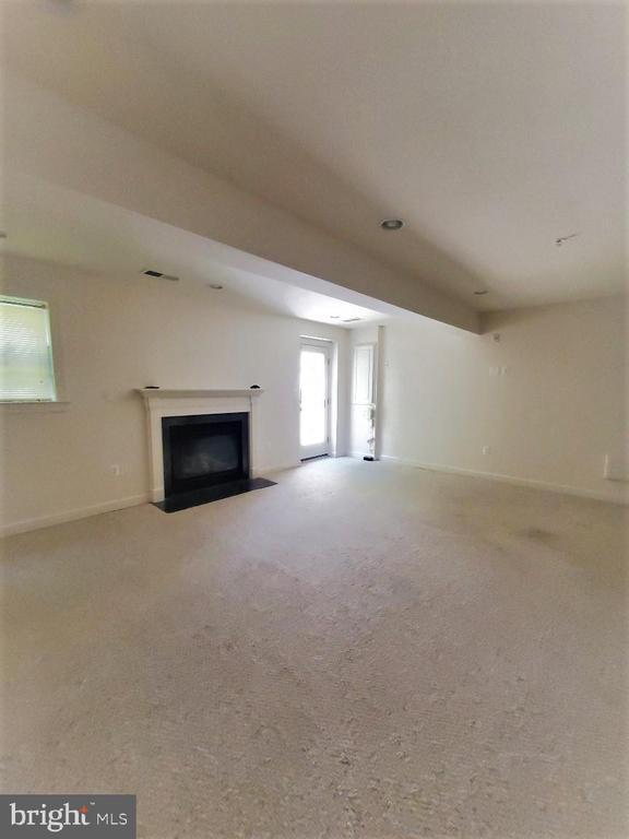 Building Photo - 1625 Whitehall Dr