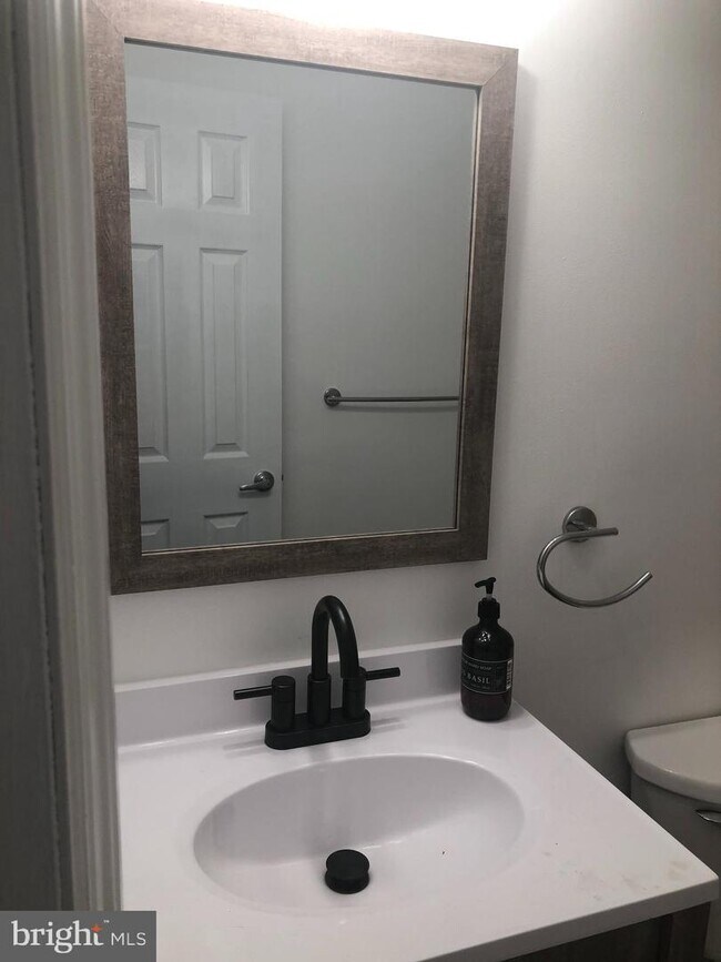 Building Photo - 114-7 Timberlake Terrace