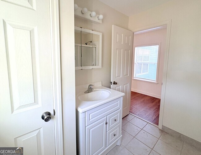 Building Photo - 600 Margaret St