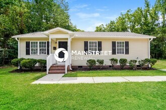 Building Photo - 3 Bedroom Pet-Friendly Home in Selma, NC w...