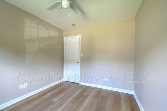 Building Photo - 331 Zach Dr