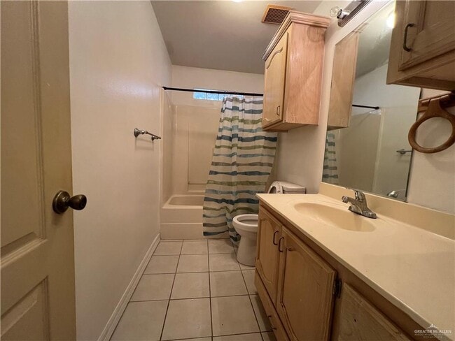 Building Photo - 618 Melanie Dr