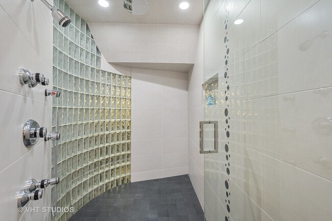 Building Photo - 21660 N Rainbow Rd