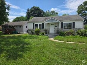 Building Photo - Nice, clean 2BD/1BA