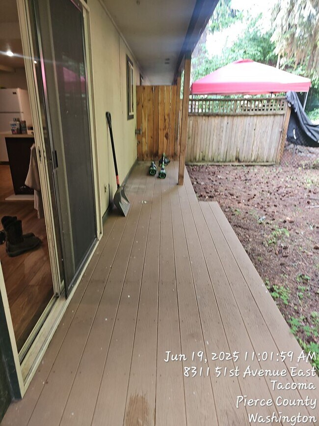 Building Photo - 14734a