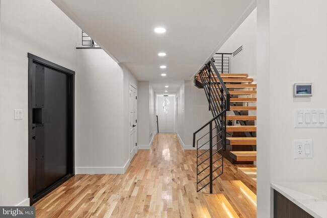Building Photo - 354 Winding Wy