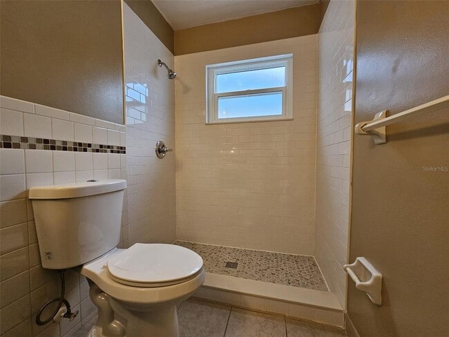 Building Photo - 1202 Regal Ridge Dr